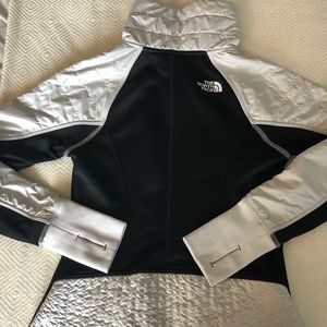 S Women’s Northface Black & White Jacket